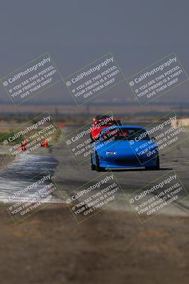 media/Sep-20-2025-Extreme Speed (Sat) [[1fcc23683c]]/Orange (Mid Intermediate)/Session 2 (Sunrise)/